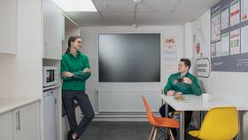 Режим работы магазинов Пятерочка 9 мая в Москве в Элекс